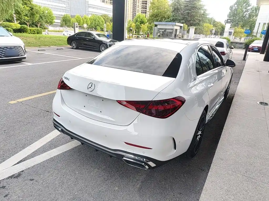 Mercedes-Benz C-Class 2025