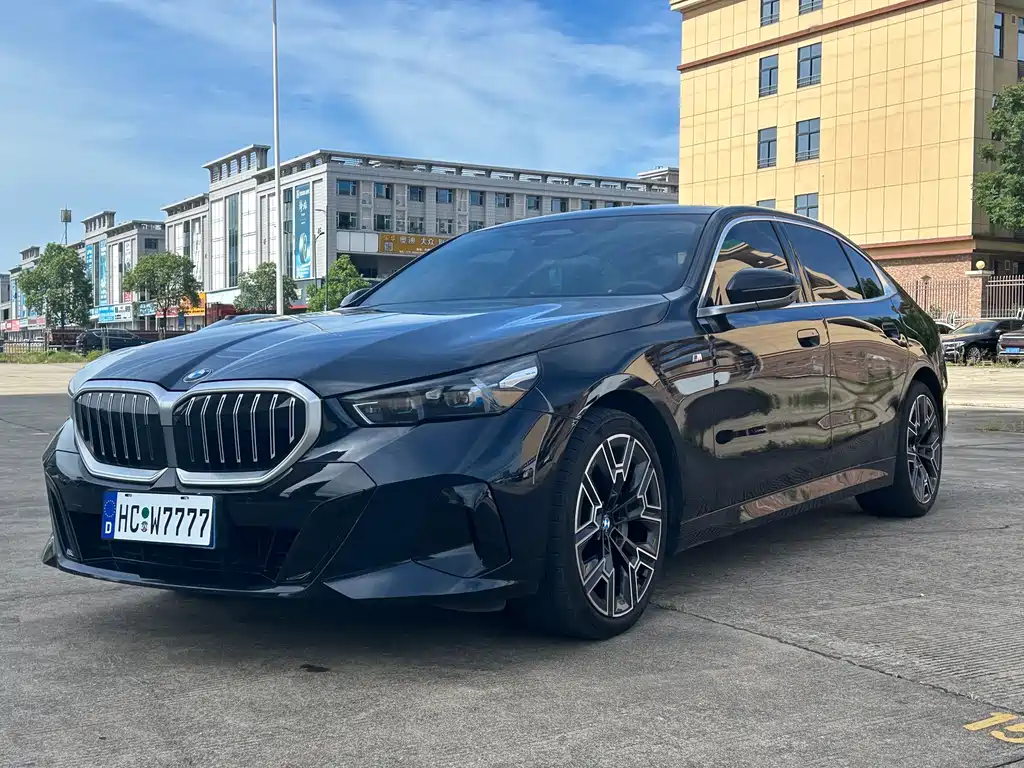 BMW 5 Series 2025
