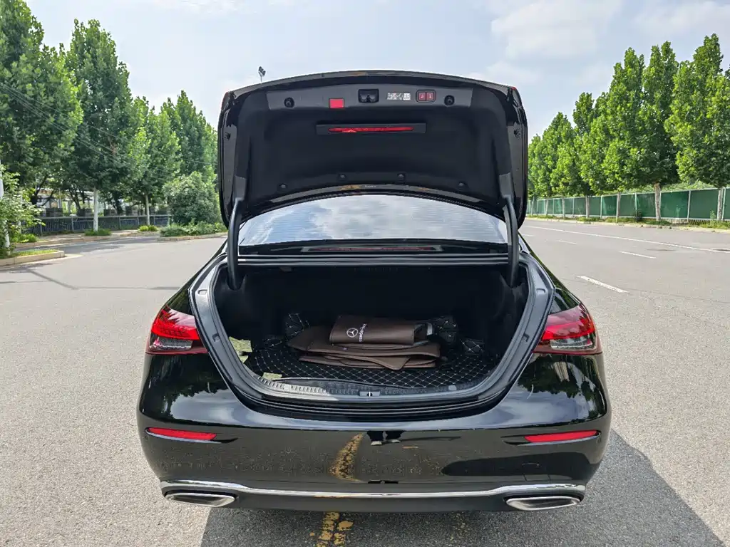 Mercedes-Benz E-Class 2023 — фото 15