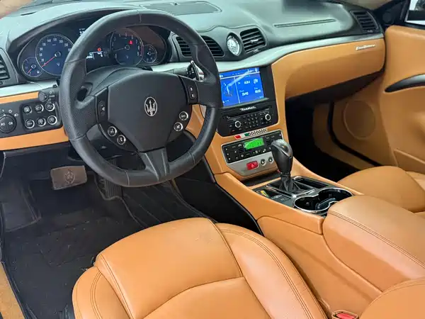 Maserati Granturismo 2012