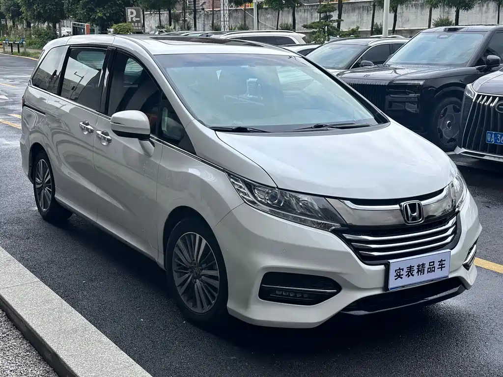 Honda Odyssey 2018 — фото 3
