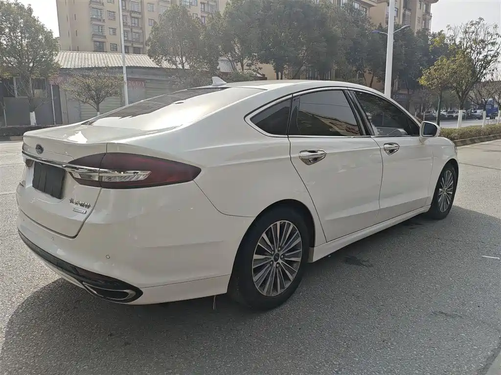 Ford Mondeo 2017 — фото 10