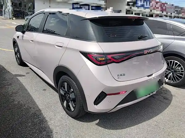 BYD Dolphin 2025