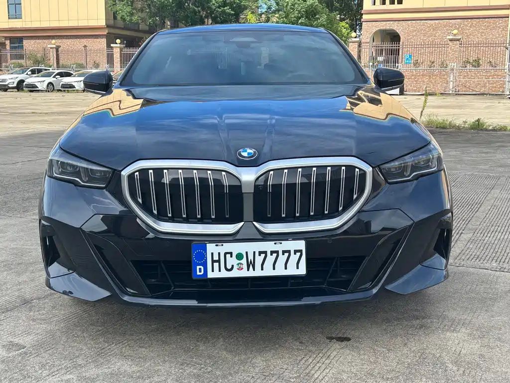 BMW 5 Series 2025