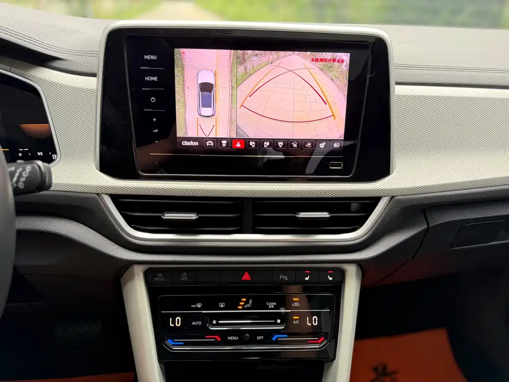 Volkswagen T-Roc 2023