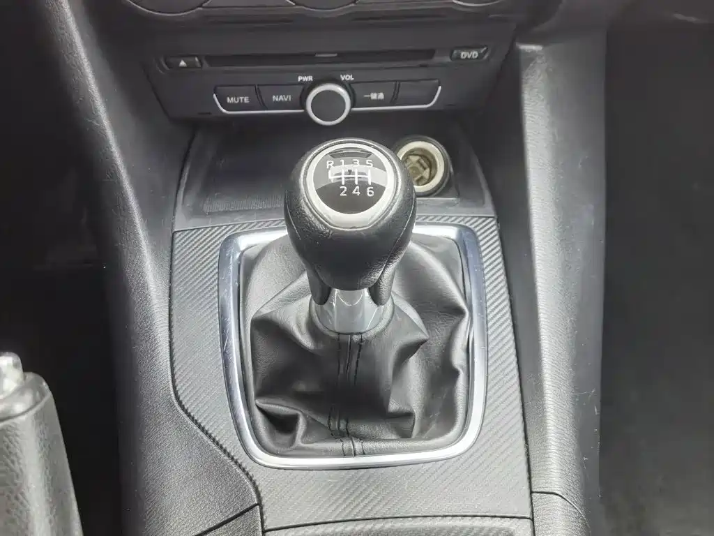 Mazda 3 Axela 2015 — фото 13
