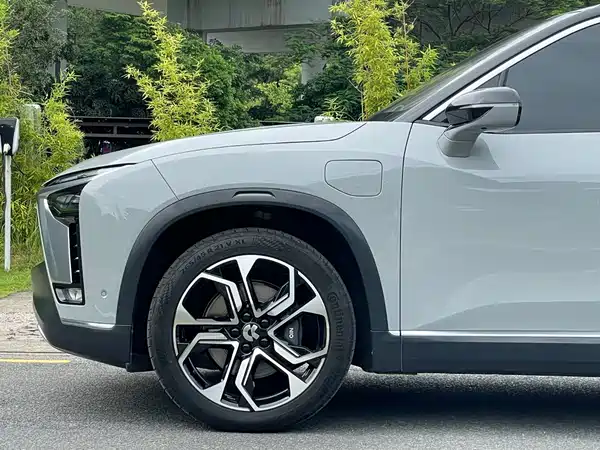 NIO ES8 2021