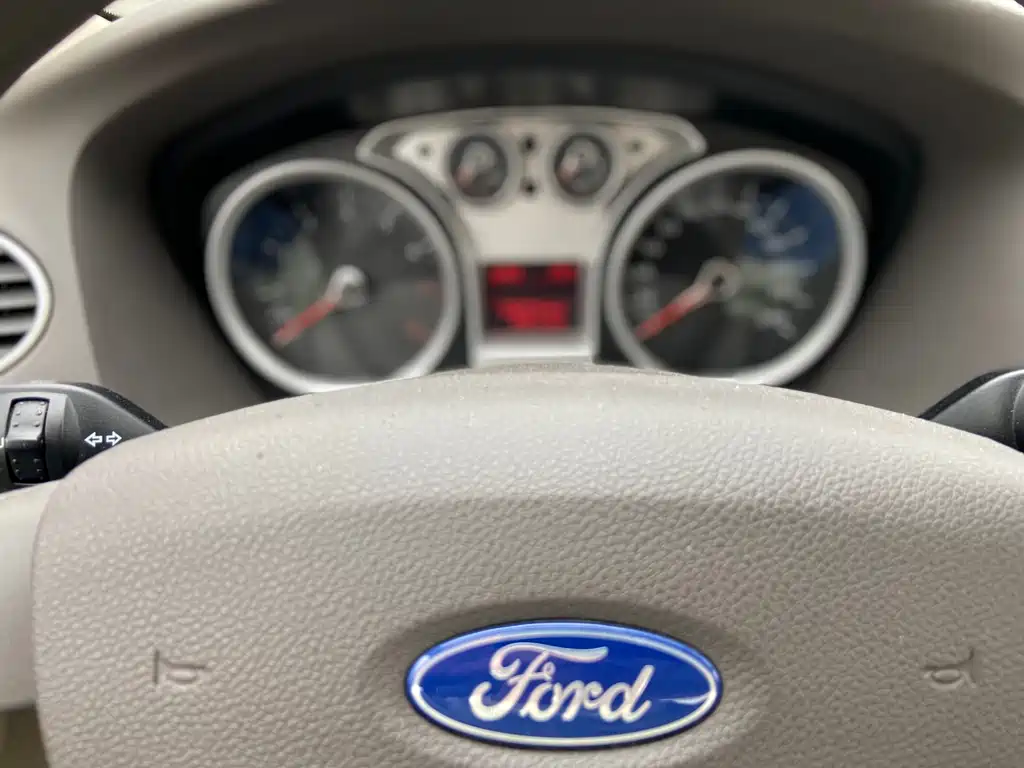 Ford Focus 2012 — фото 10