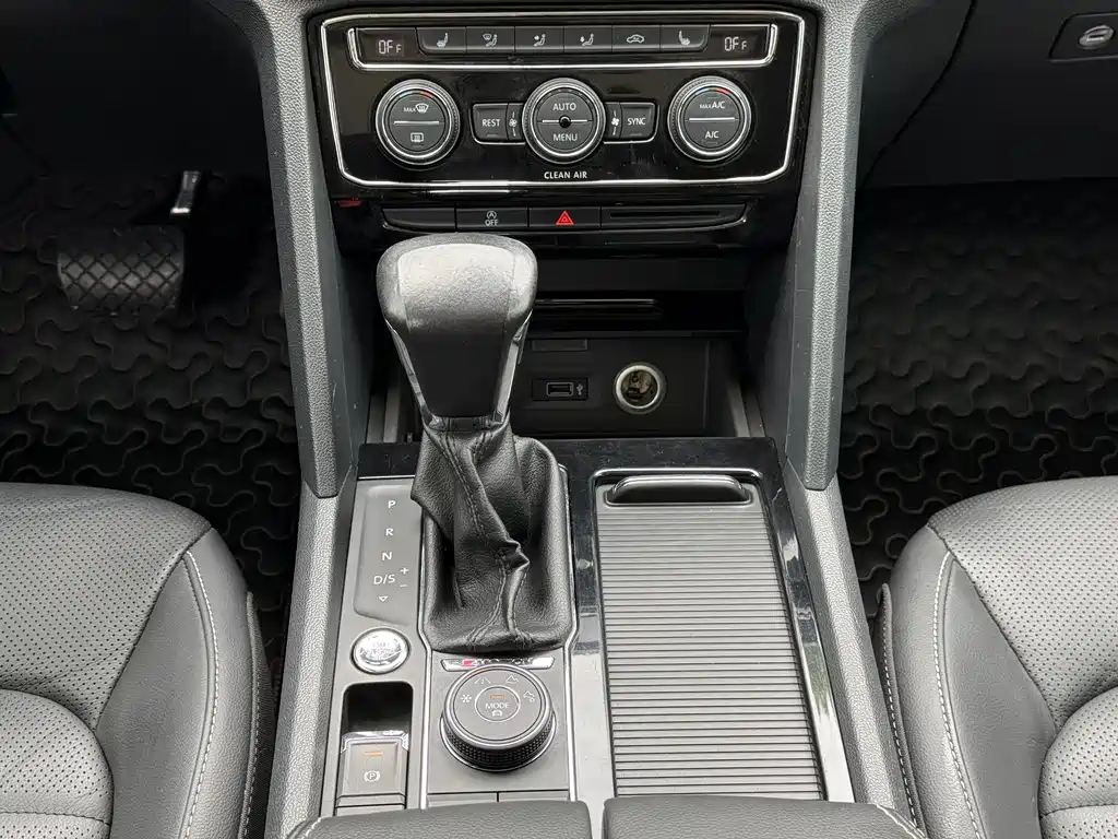 Volkswagen Teramont 2018 — фото 16