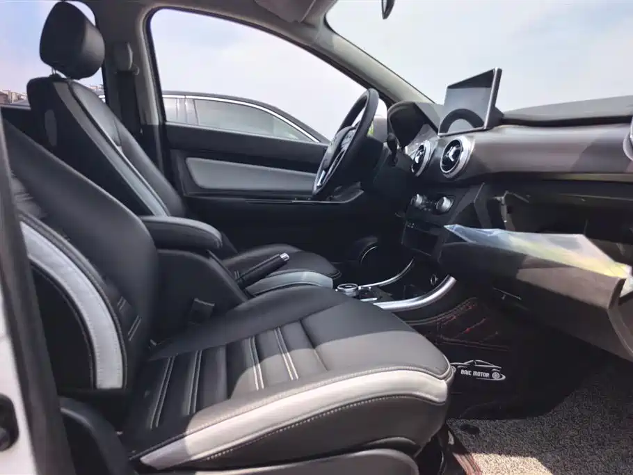 BAIC New Energy EC5 2021 — фото 8
