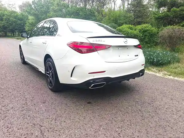 Mercedes-Benz C-Class 2024