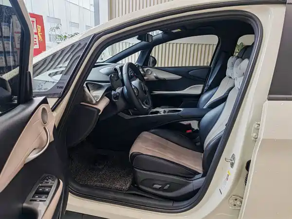 BYD Dolphin 2023