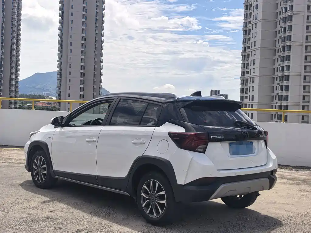 Toyota Yaris L 2021