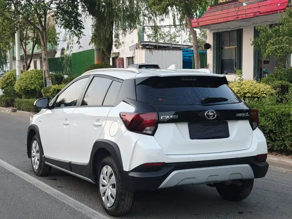 Toyota Yaris L 2020 — фото 4