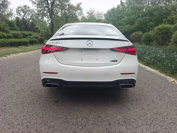 Mercedes-Benz C-Class 2024