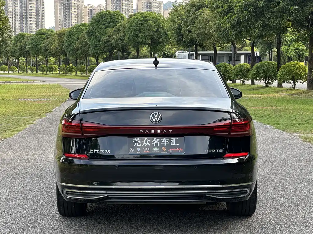 Volkswagen Passat 2023 — фото 8