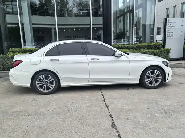 Mercedes-Benz C-Class 2020