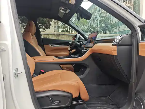 Geely Boyue L 2025