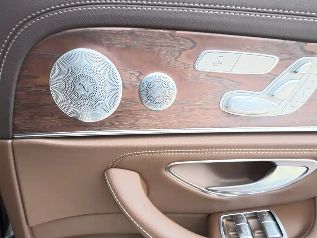 Mercedes-Benz E-Class 2019 — фото 16