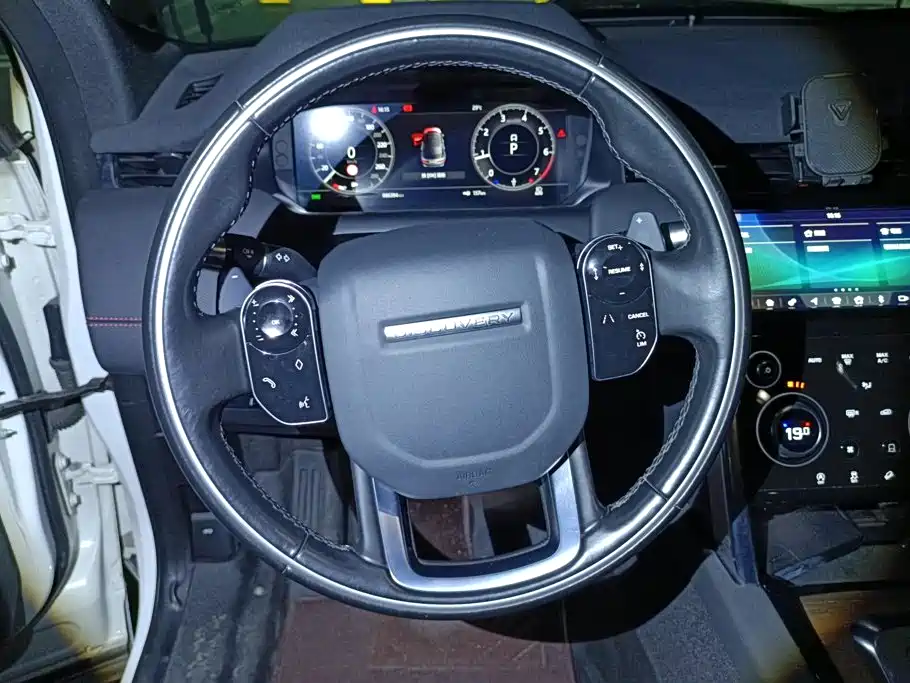 Land Rover Discovery Sport 2020 — фото 15