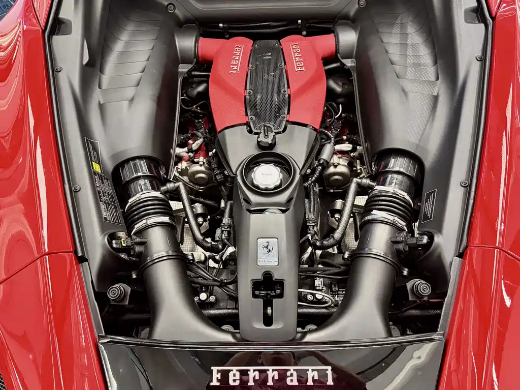 Ferrari F8 2022 — фото 20