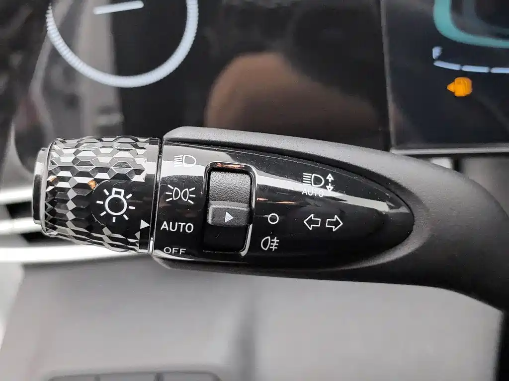 Hyundai Elantra 2025 — фото 21