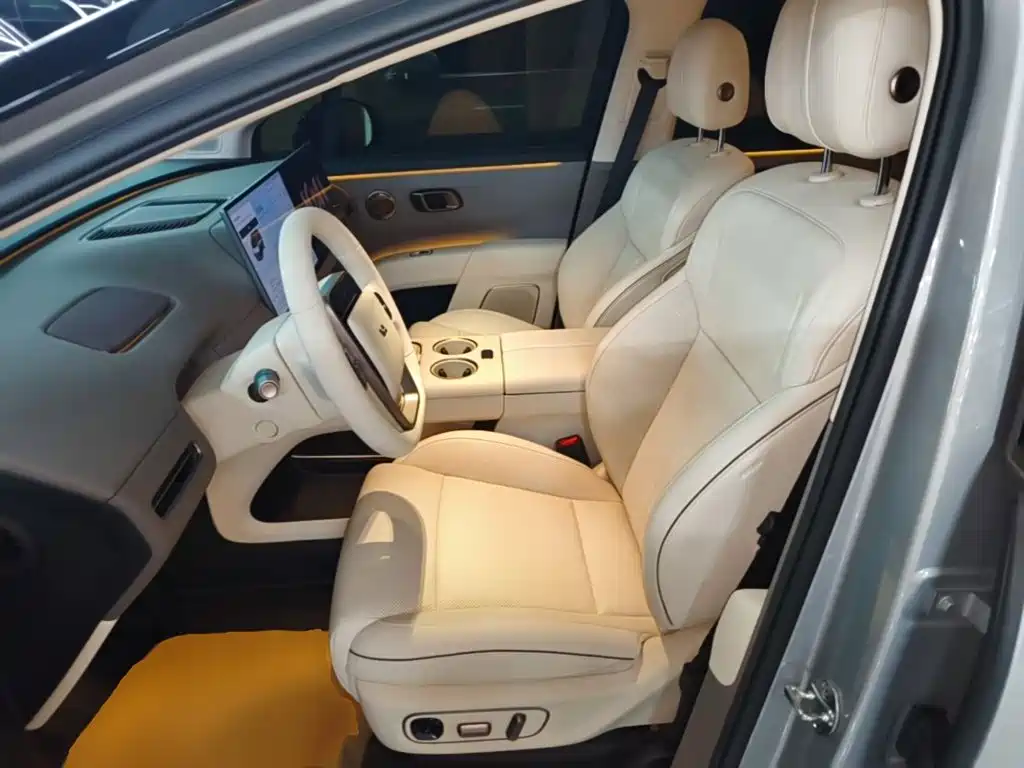 Li Auto i8 2025 — фото 15