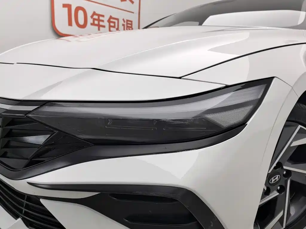Hyundai Elantra 2025