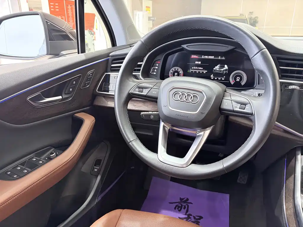 Audi Q7 2023 — фото 11