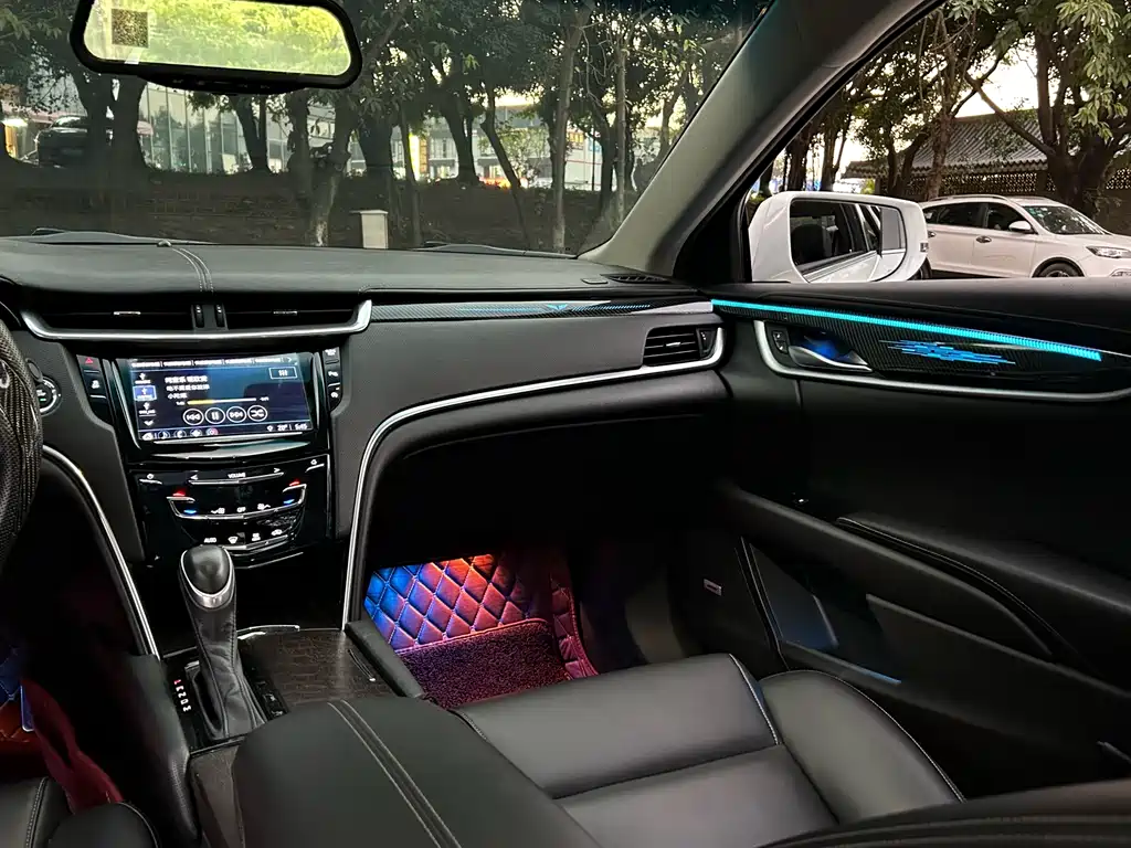 Cadillac XTS 2018 — фото 12
