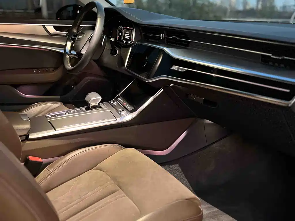 Audi A7L 2023 — фото 16