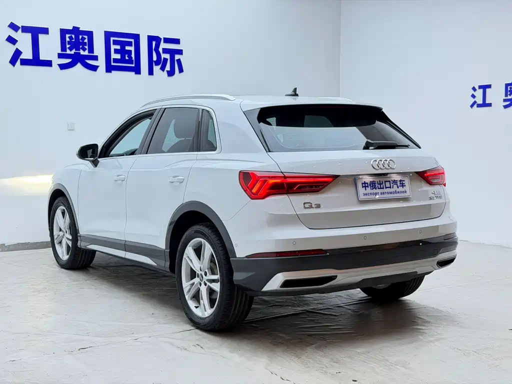 Audi Q3 2023 — фото 23