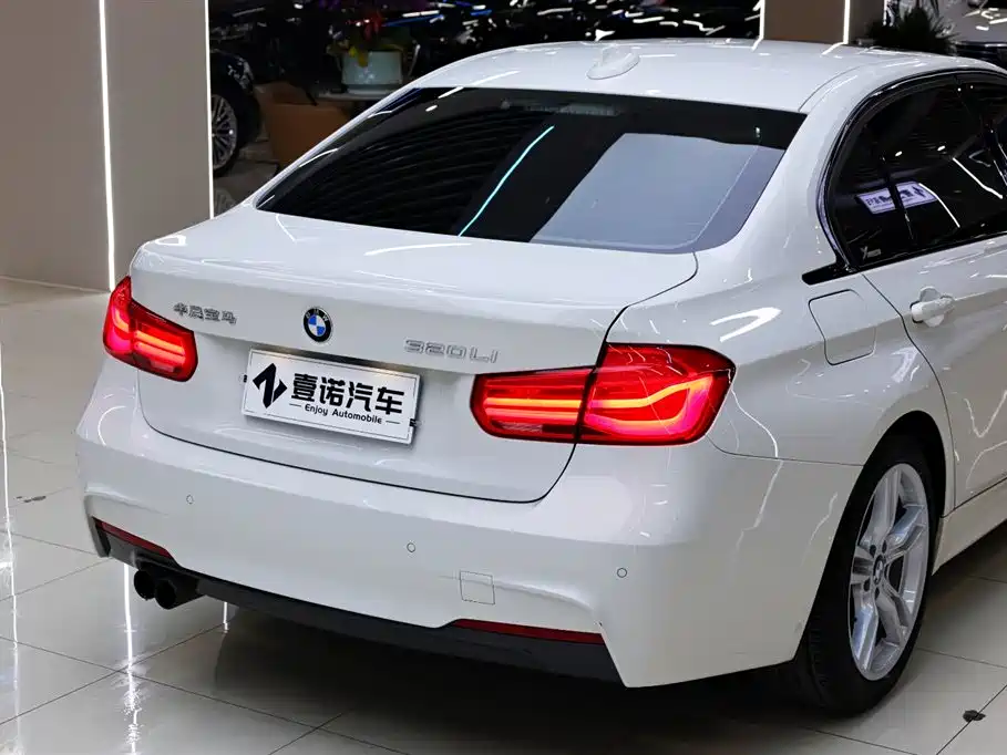 BMW 3 Series 2017 — фото 14