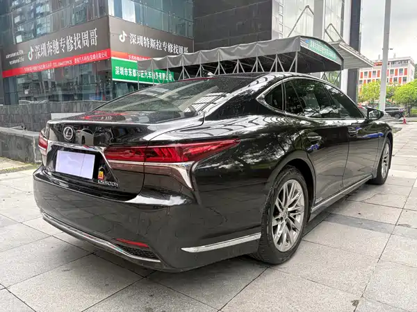 Lexus LS 2019