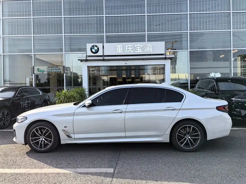 BMW 5 Series 2023 — фото 15