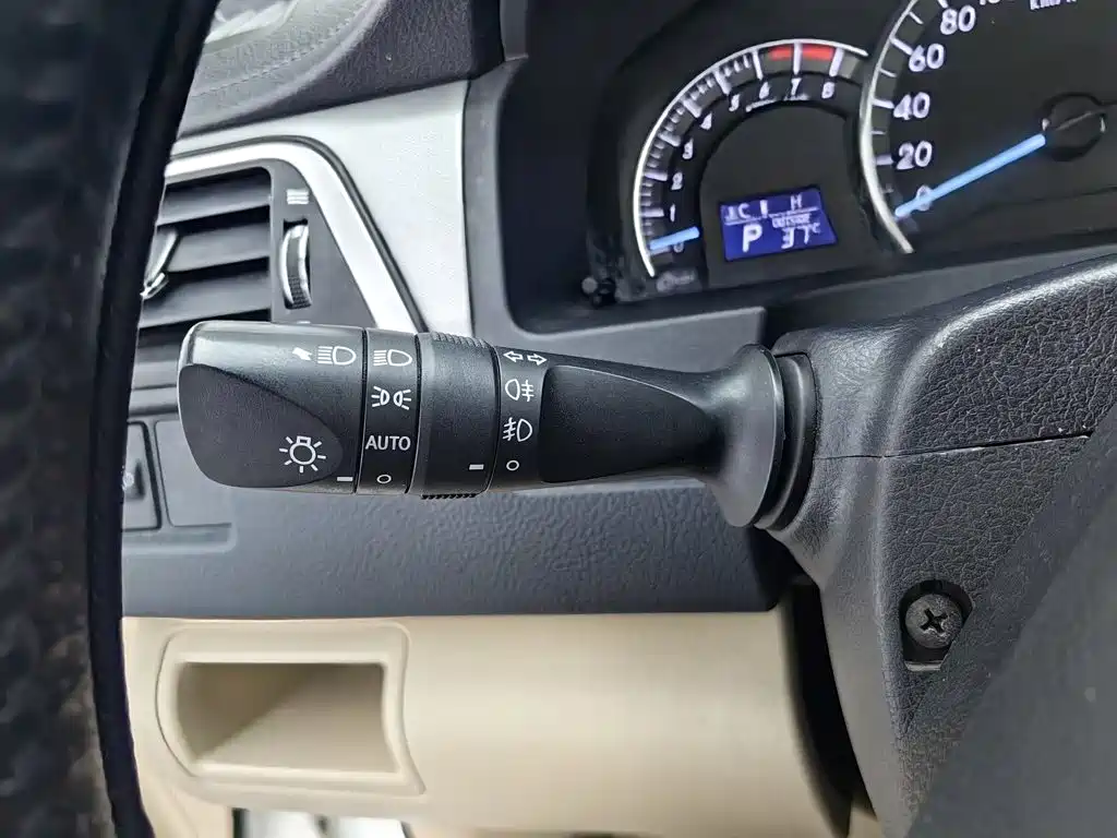 Toyota Camry 2012 — фото 21
