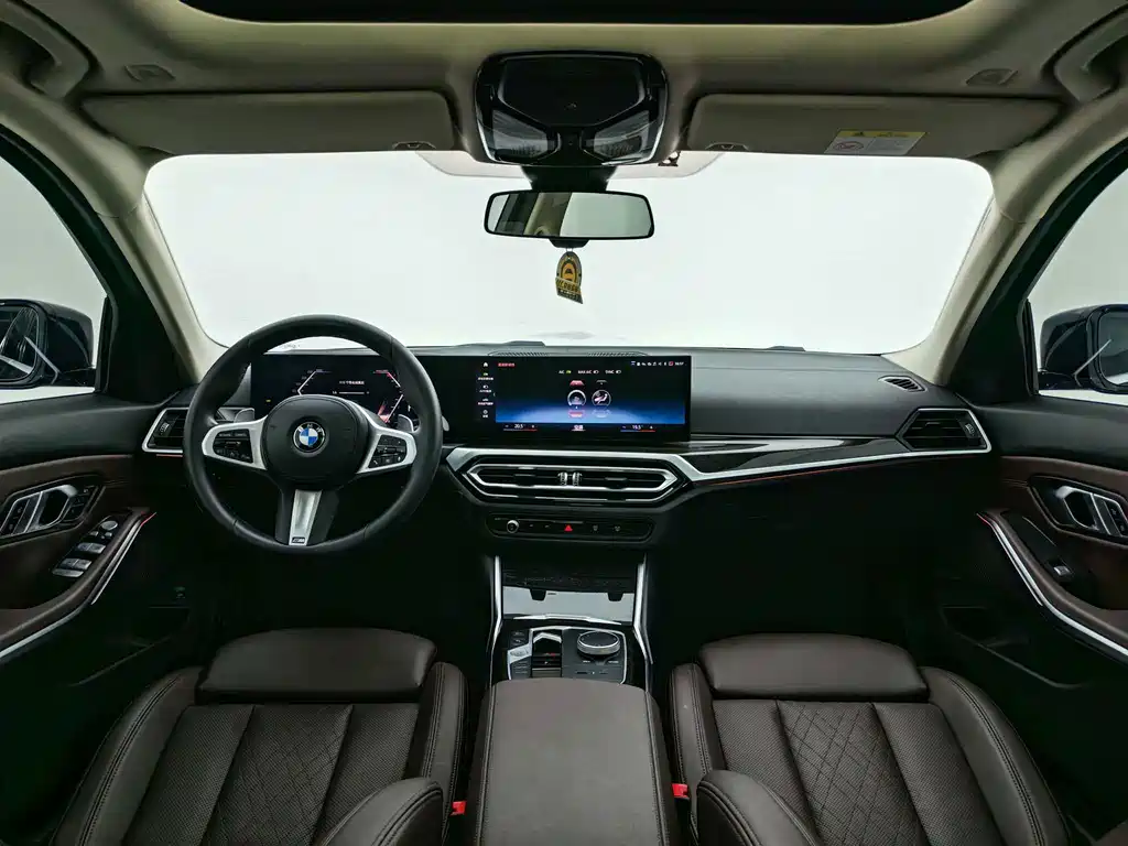 BMW 3 Series 2024 — фото 13