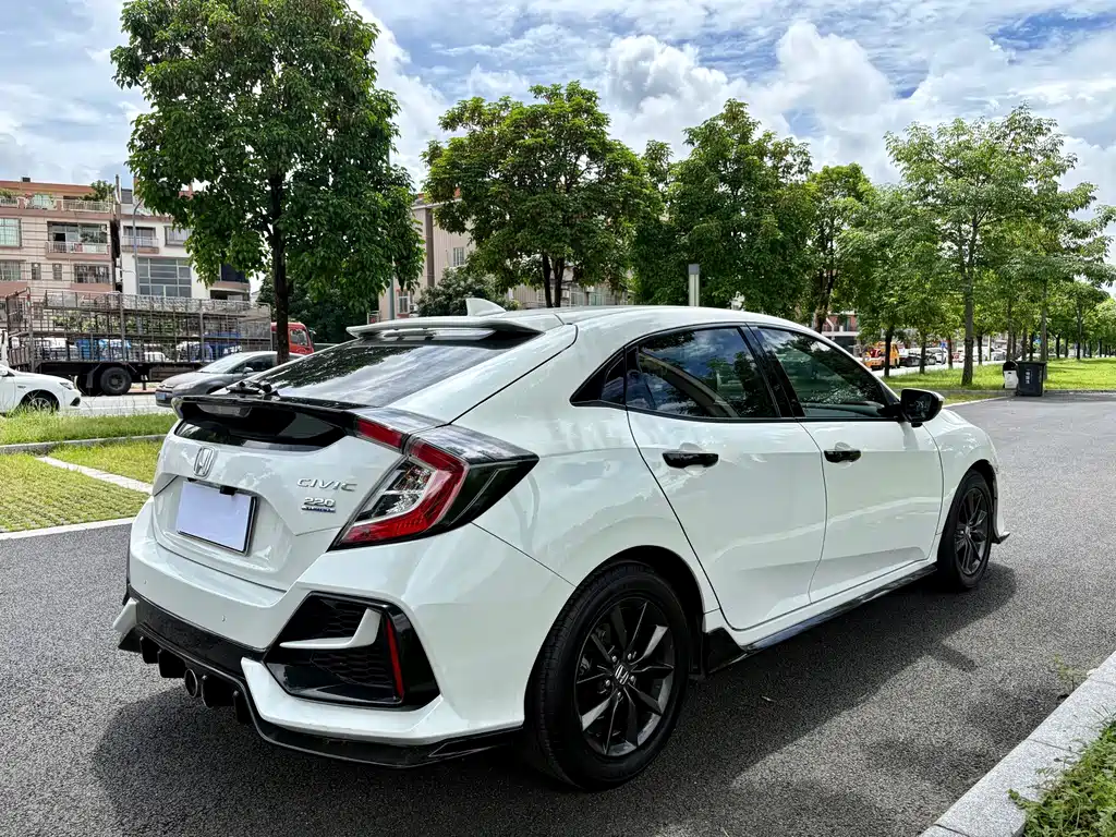 Honda Civic 2022 — фото 10