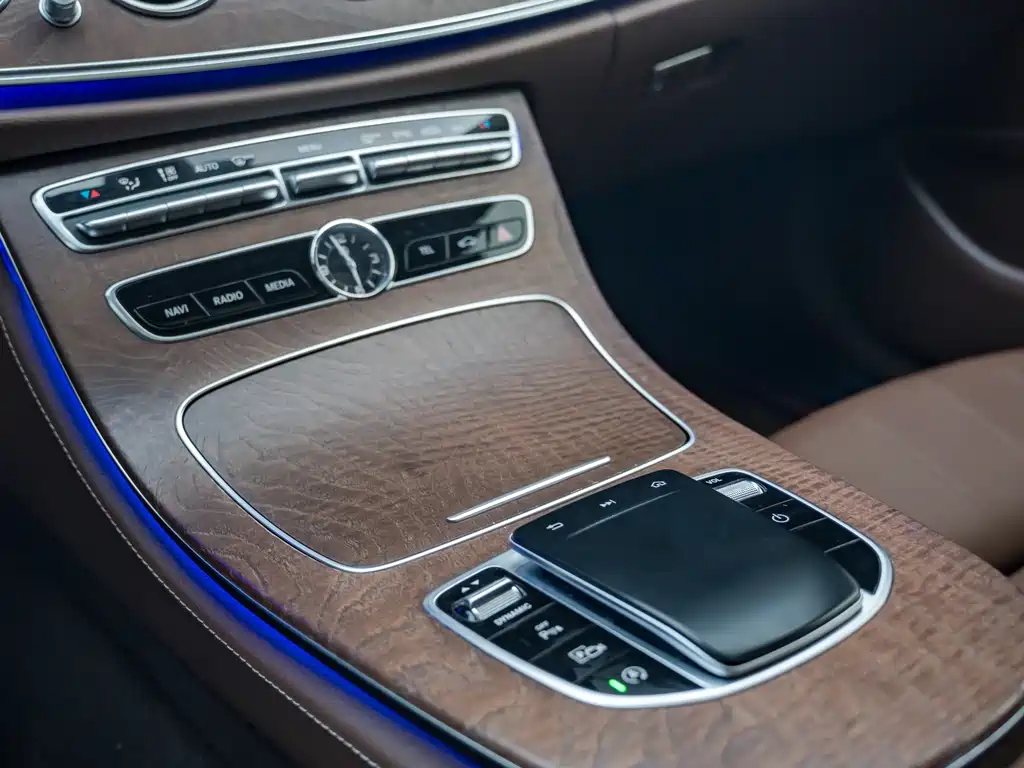 Mercedes-Benz E-Class 2019 — фото 14