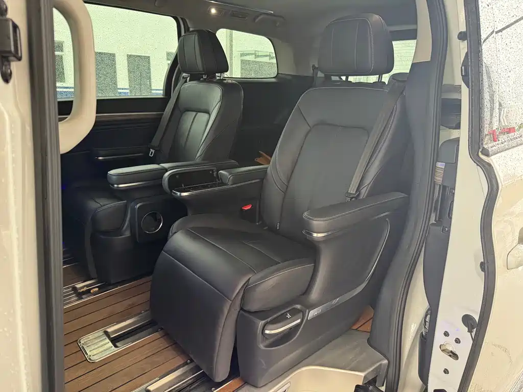 GAC Motor Trumpchi M8 2023 — фото 8