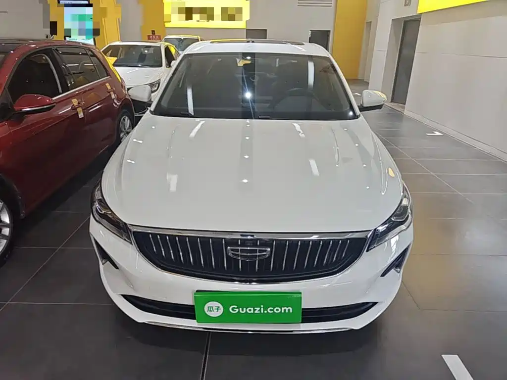 Geely Emgrand 2022