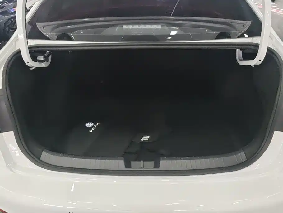 Volkswagen Sagitar 2025