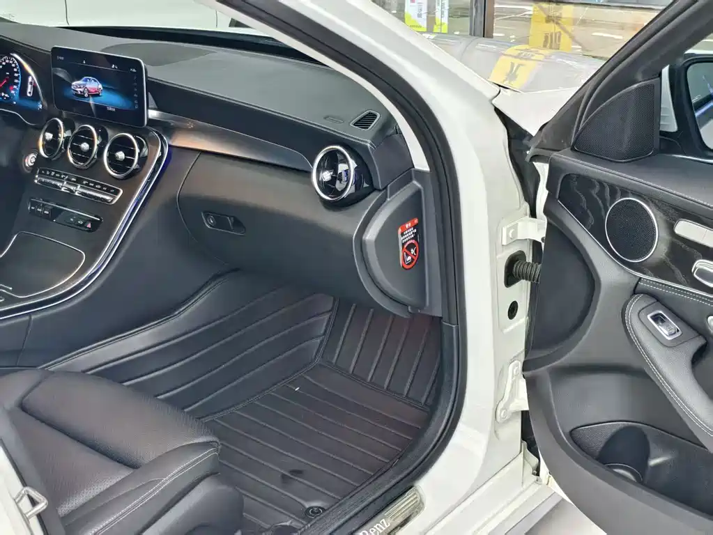 Mercedes-Benz C-Class 2020 — фото 11