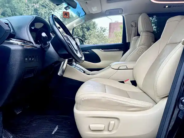 Toyota Alphard 2021