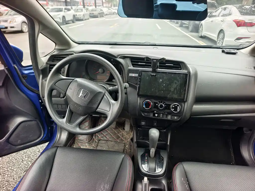 Honda Fit 2018 — фото 13