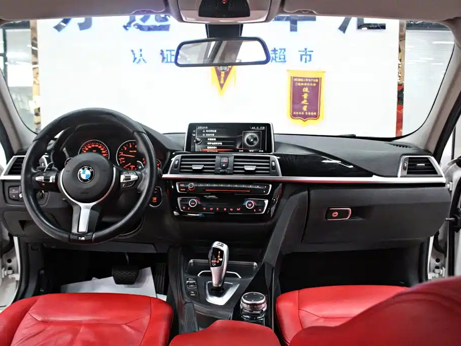 BMW 3 Series 2016 — фото 11