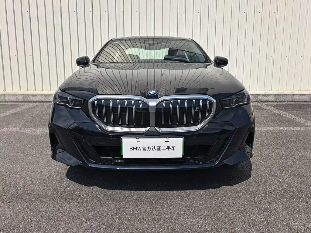 BMW i5 2025 — фото 1