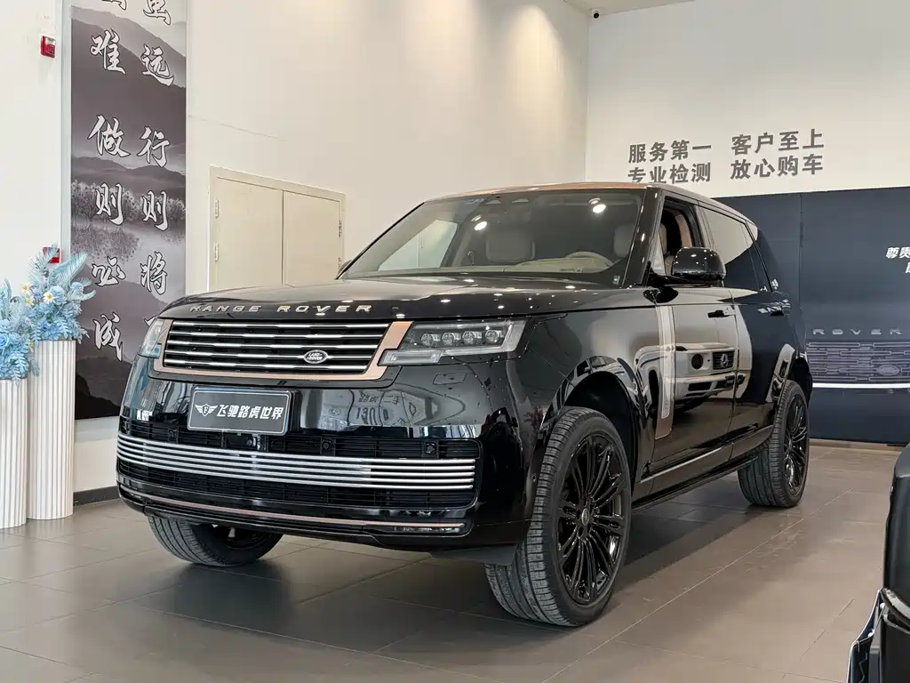 Land Rover Range Rover 2025 — фото 1