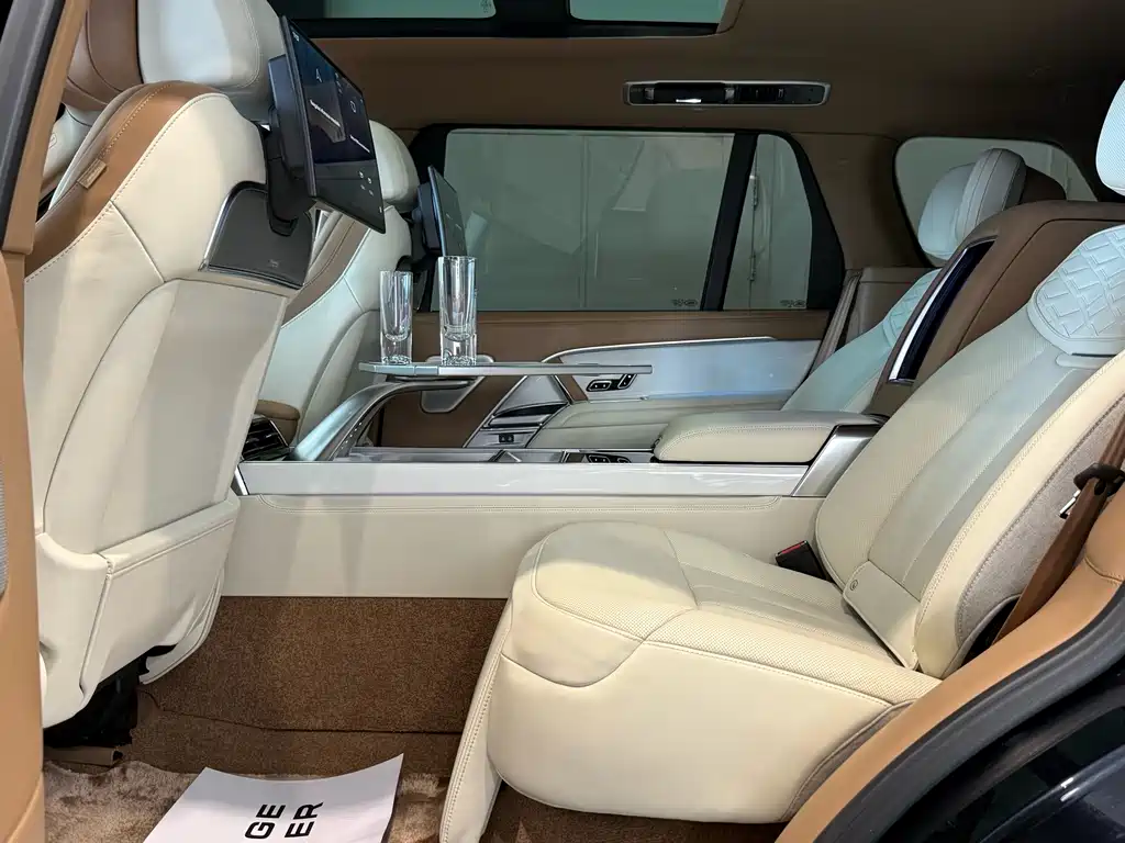 Land Rover Range Rover 2025 — фото 12
