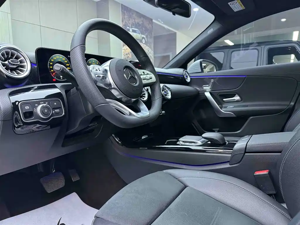 Mercedes-Benz A-Class 2023 — фото 8